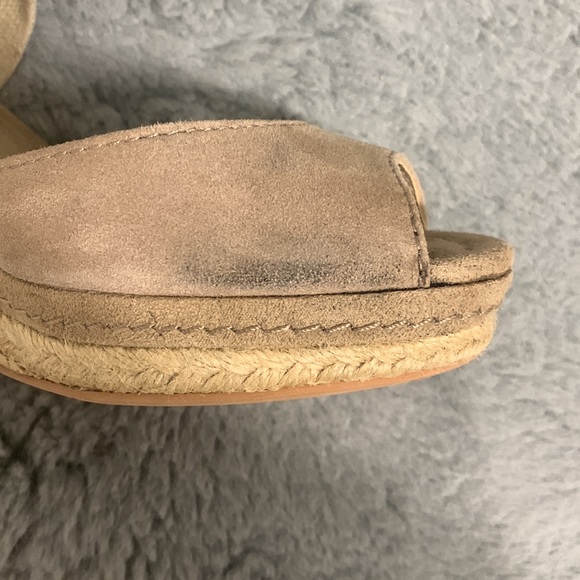 DONATED Suede Open Toe Wedges - Picture 6 of 6